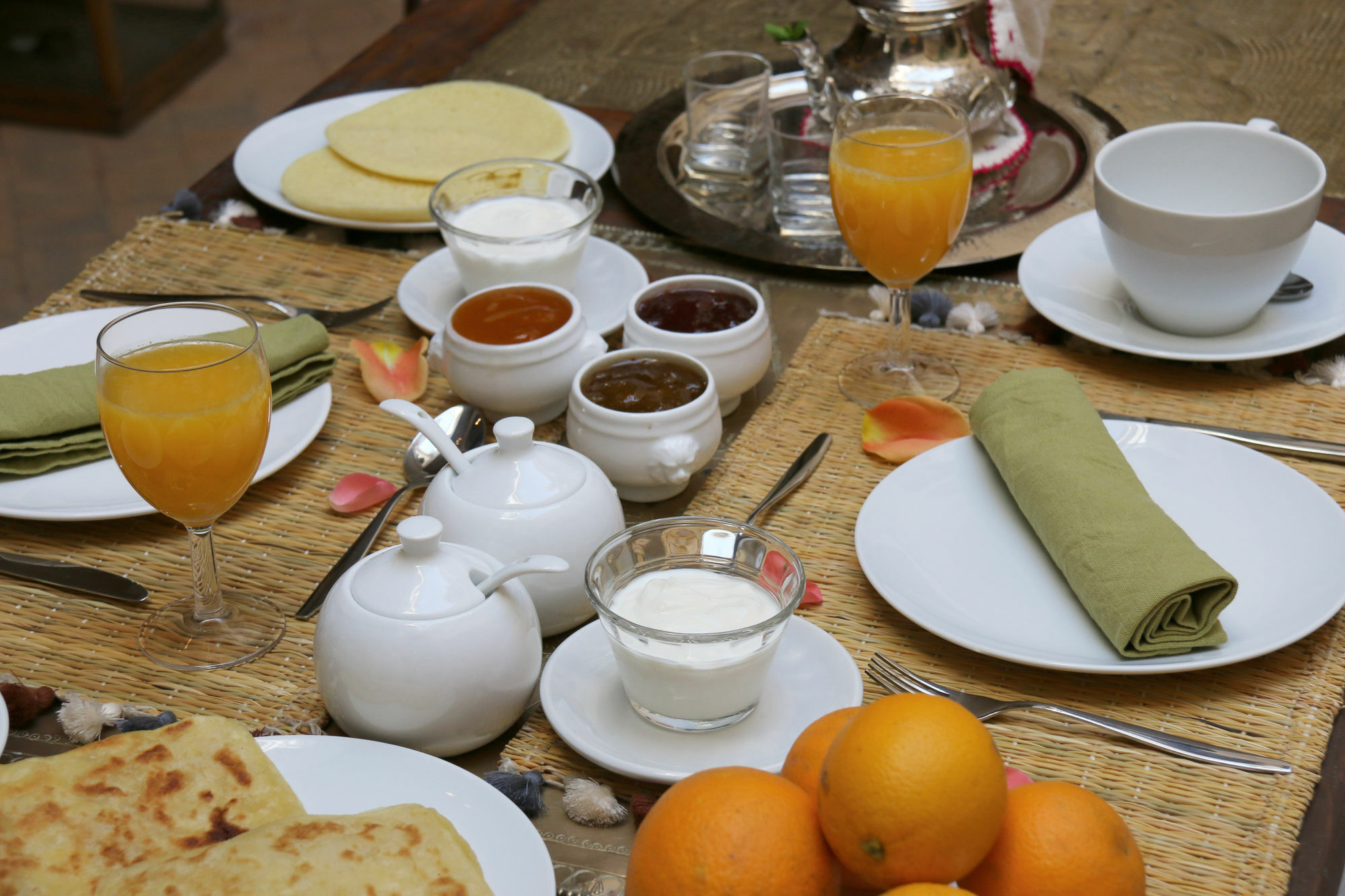 Couette-café Jaune Safran Entire House Marrakesh