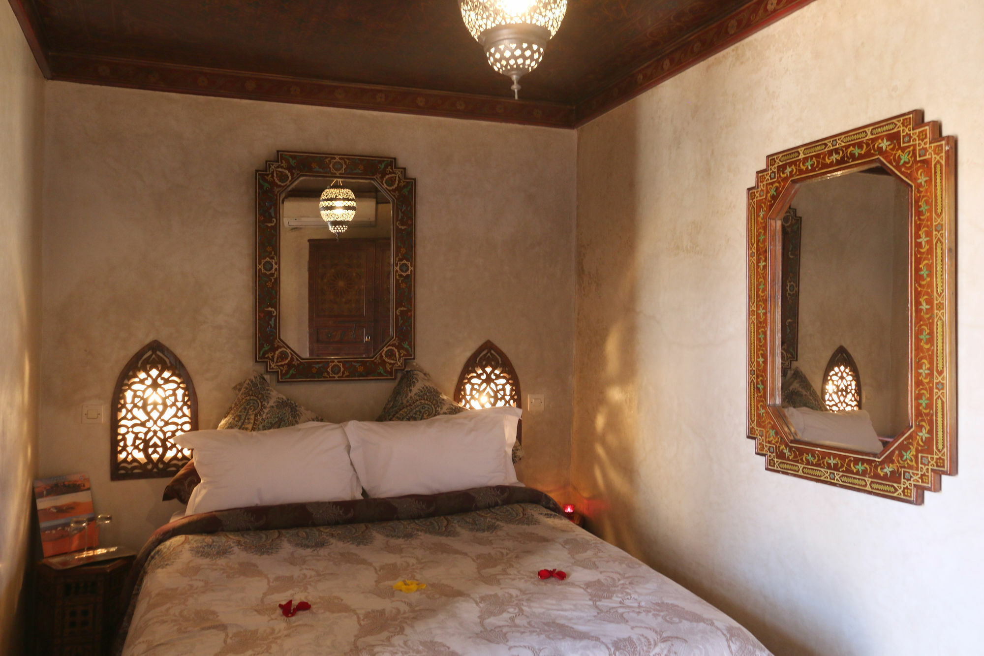 Couette-café Jaune Safran Entire House 4*
