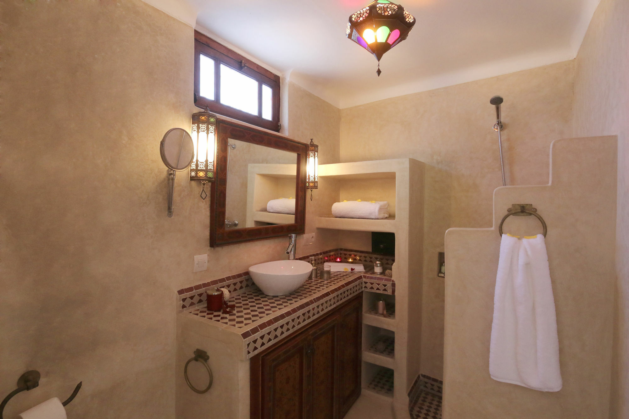 Couette-café Jaune Safran Entire House Marrakesh