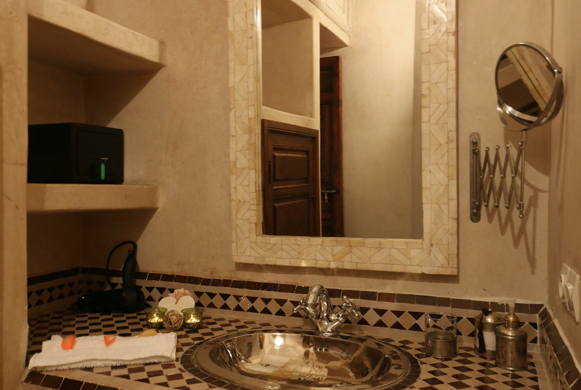 Jaune Safran Entire House Couette-café Marrakesh